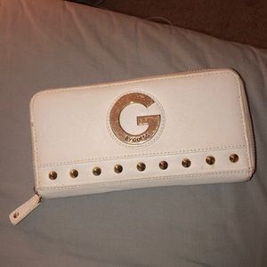 Guess wallet🤍